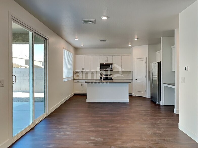 Building Photo - 17164 W Townley Ave