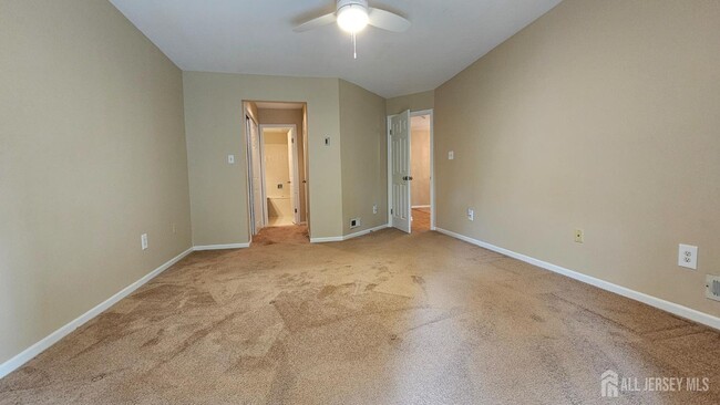 Building Photo - 3 Rutland Ln