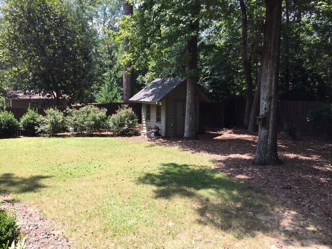 Building Photo - Downtown Auburn - Close to Campus!