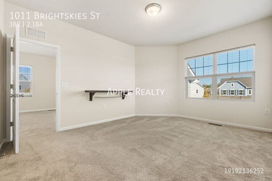 Building Photo - 1011 Brightskies St