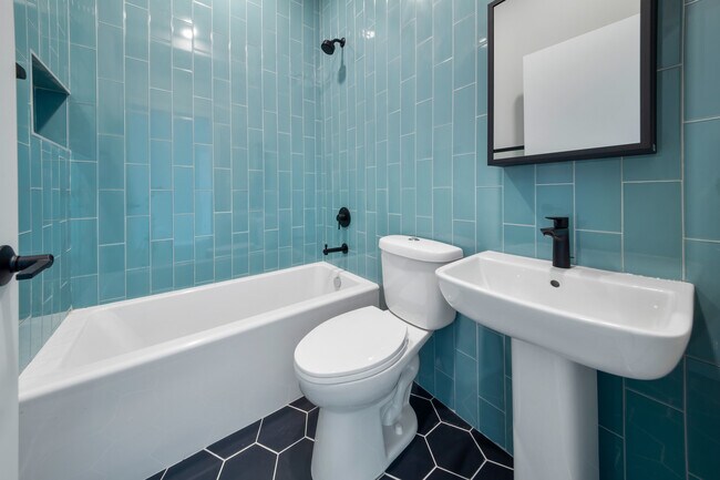 Building Photo - 3520 W Shakespeare Ave