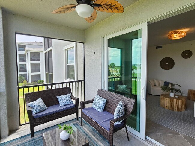 Building Photo - Annual UNFURNISHED or FURNISHED for your convenience: 2 Bedroom 2 Bathroom 2nd Floor Elevator acc...