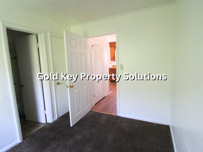 Building Photo - 1550 Raible Ave