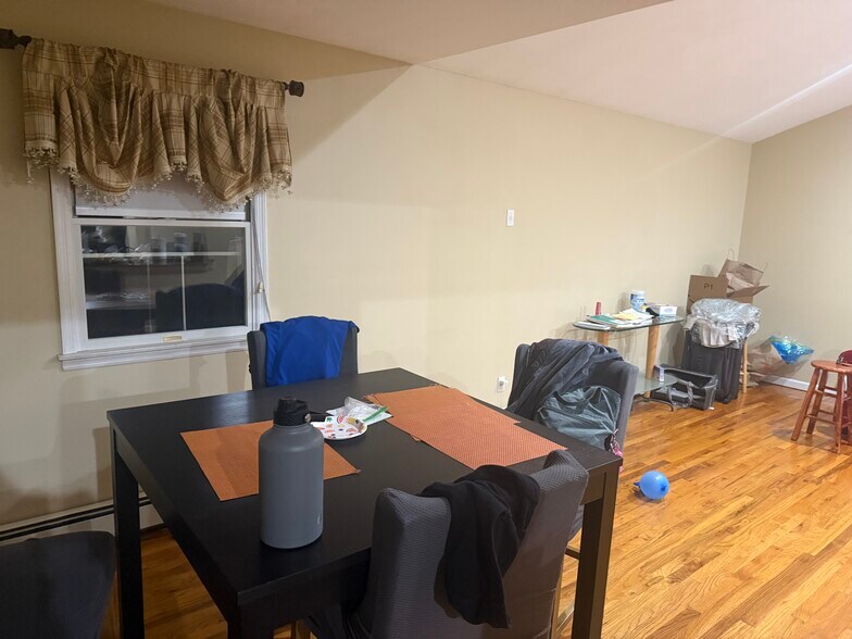 Building Photo - 1336 K St