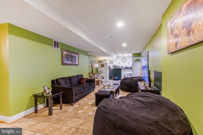 Building Photo - 11809 Old Fort Rd