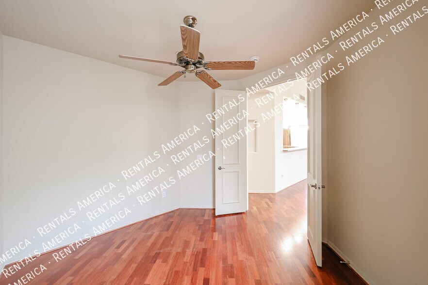 Building Photo - 7402 Hum Rd