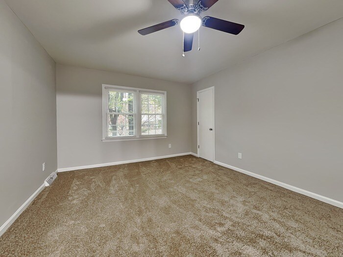 Building Photo - 5519 Carlingford Ct