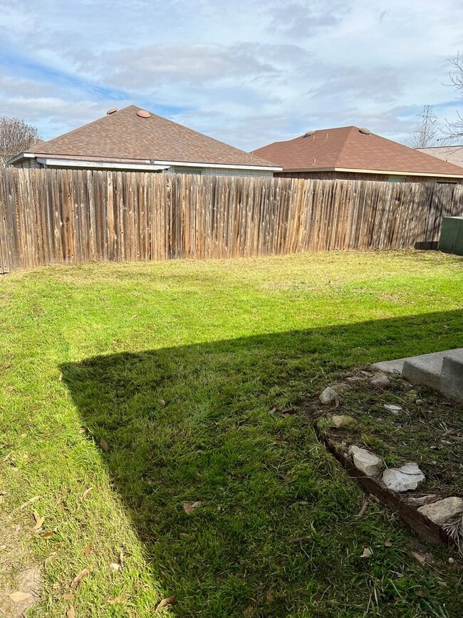 Building Photo - BEAUTIFULLY MAINTAINED  | ONE STORY  |  OPEN CONCEPT  |  GREAT LOCATION: 1604 & SHAENFIELD