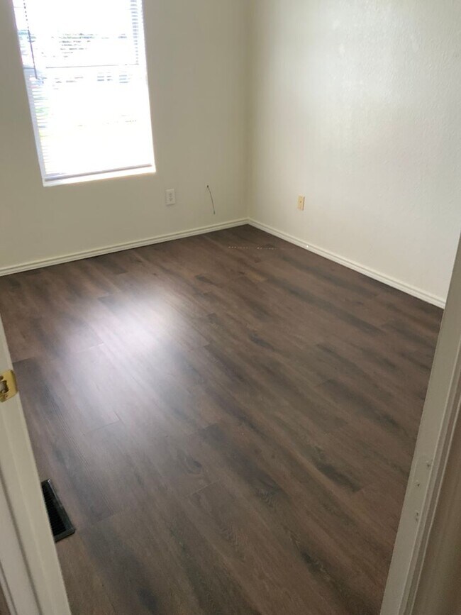 Building Photo - 4407 Mattie Dr