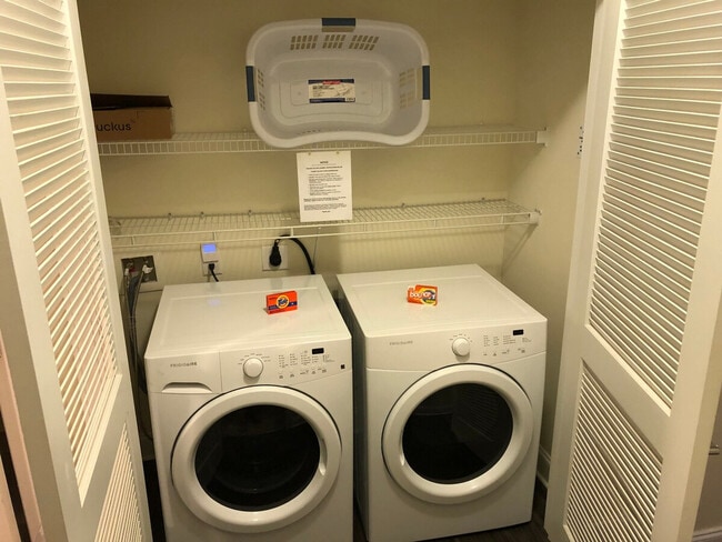 Building Photo - 5725 Carnegie Blvd