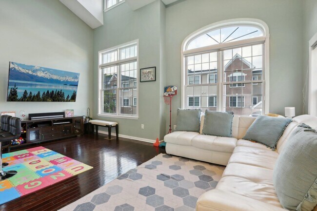 Building Photo - 80 Lydia Dr