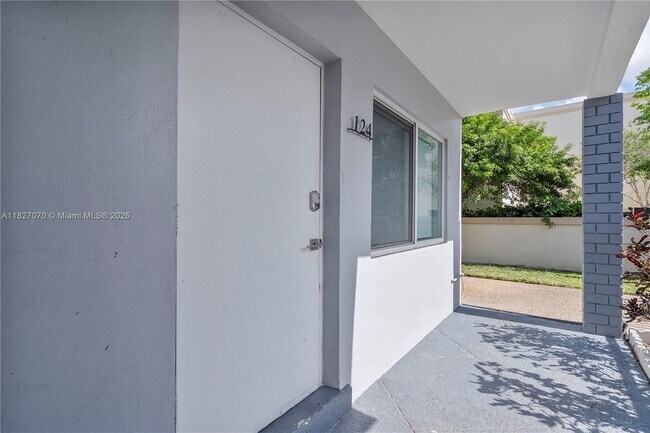 Building Photo - 2115 NE 37th Dr