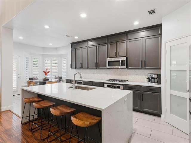 Building Photo - 11398 Plainview Dr