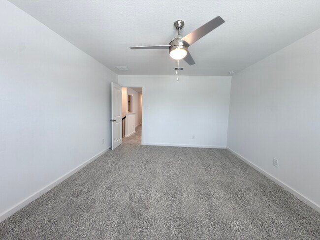 Building Photo - 3563 Lovebird Ln