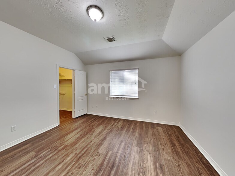 Building Photo - 28726 Hidden Cove Dr