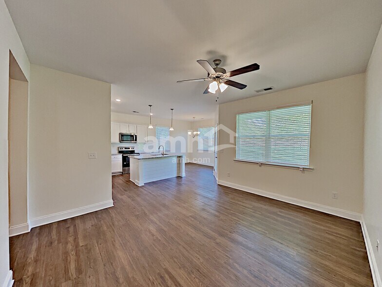Building Photo - 6451 Atlantic Bch Ave