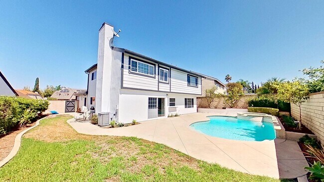 Building Photo - 24671 Paige Cir