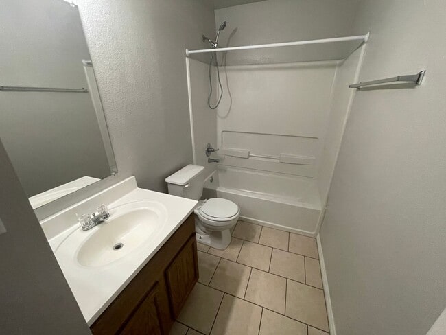 Building Photo - 24 Bratton Dr