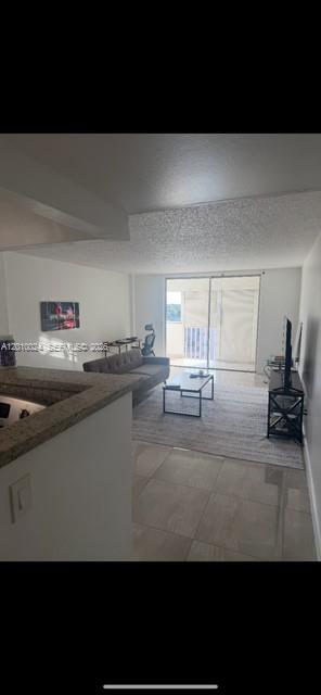 Building Photo - 16450 Miami Dr
