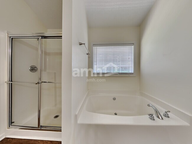 Building Photo - 338 Park Creek Ridge