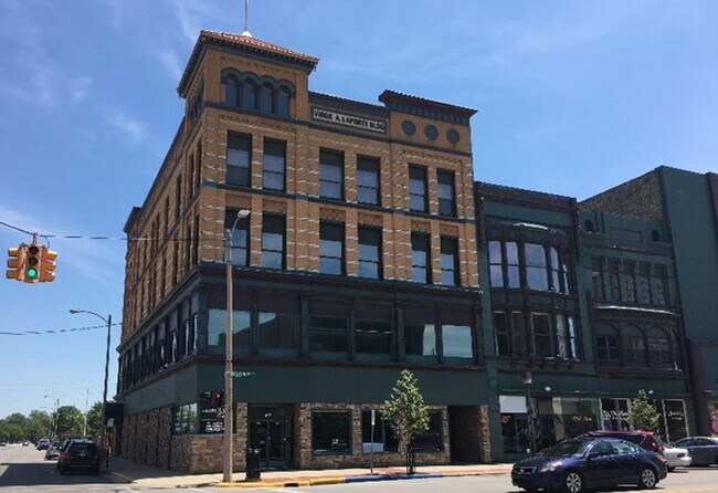 Building Photo - Laporte