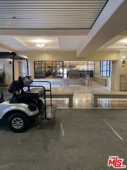 Building Photo - 600 W 9th St