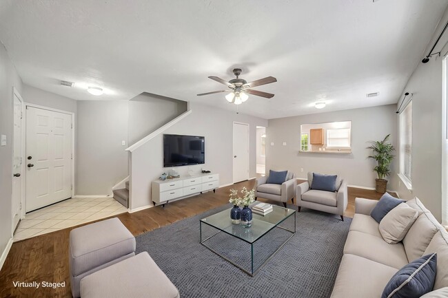 Building Photo - 33127 Cottonwood Bend