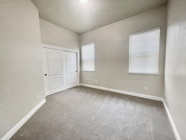 Building Photo - 6408 Vilamoura Way