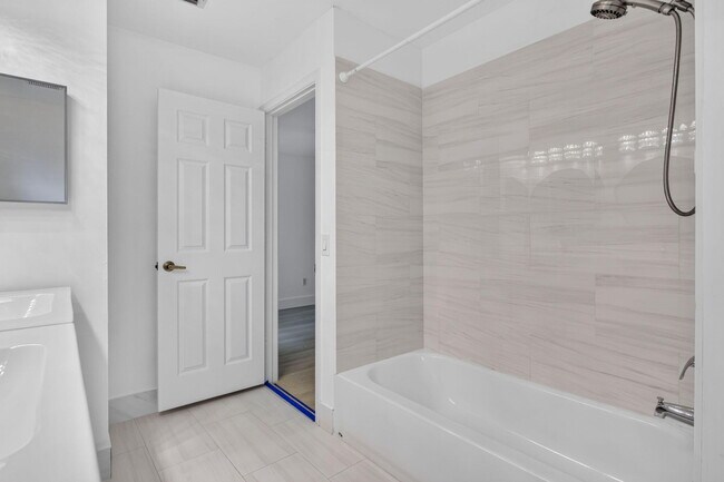 Building Photo - 7087 NW 78th Pl