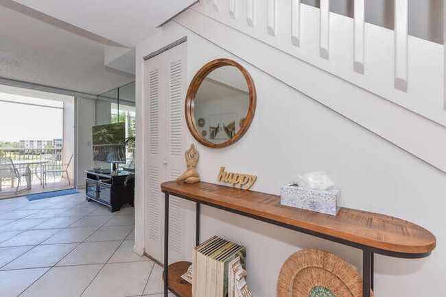 Building Photo - 353 S US Hwy 1