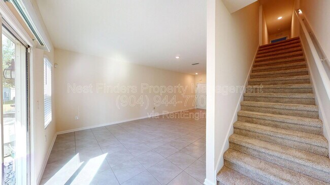 Building Photo - 373 Aralia Ln