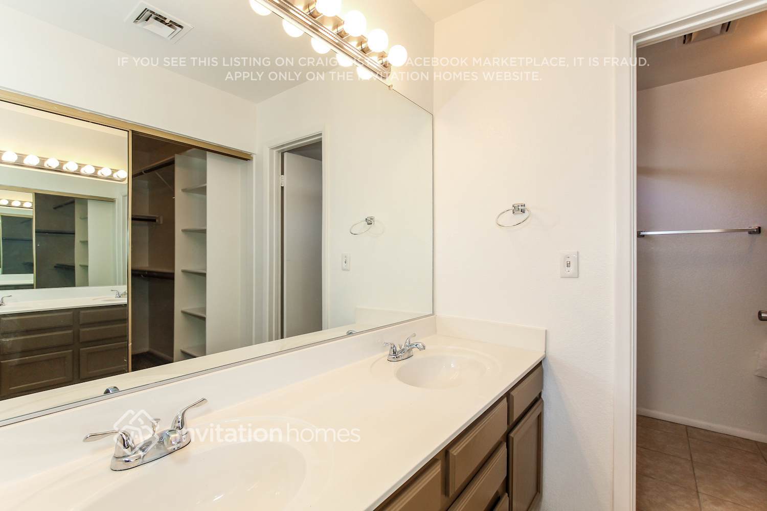 Building Photo - 10729 W Ruth Ave