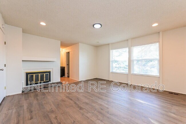 Building Photo - 10321 E Evans Ave