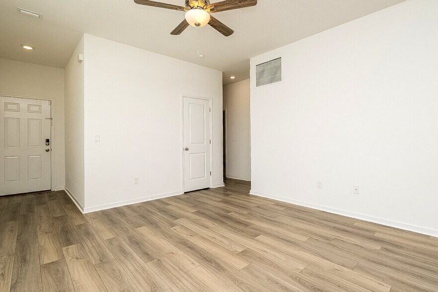 Building Photo - 34812 Daisy Meadow Loop