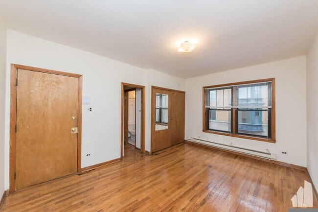 Building Photo - 2840 N Orchard St