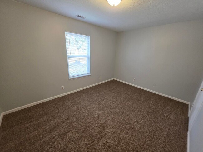 Building Photo - 2705/2707 Plaza Ln