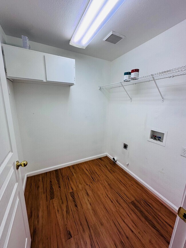Building Photo - 1545 Wrangler Ln