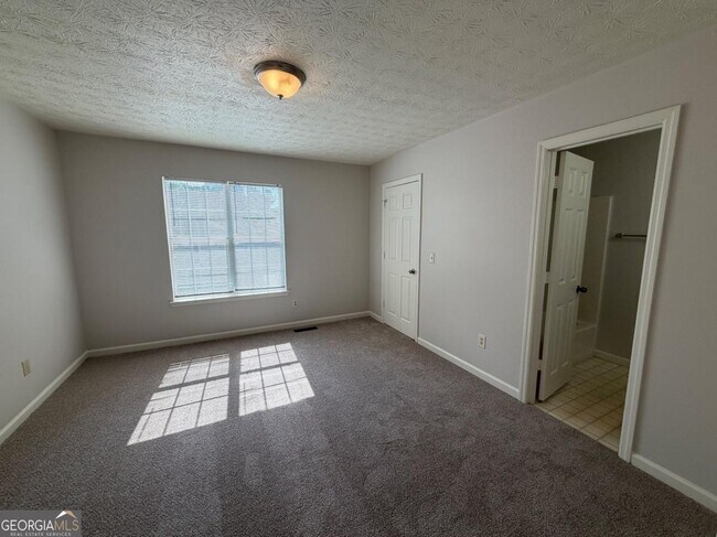Building Photo - 3461 Kingswood Run