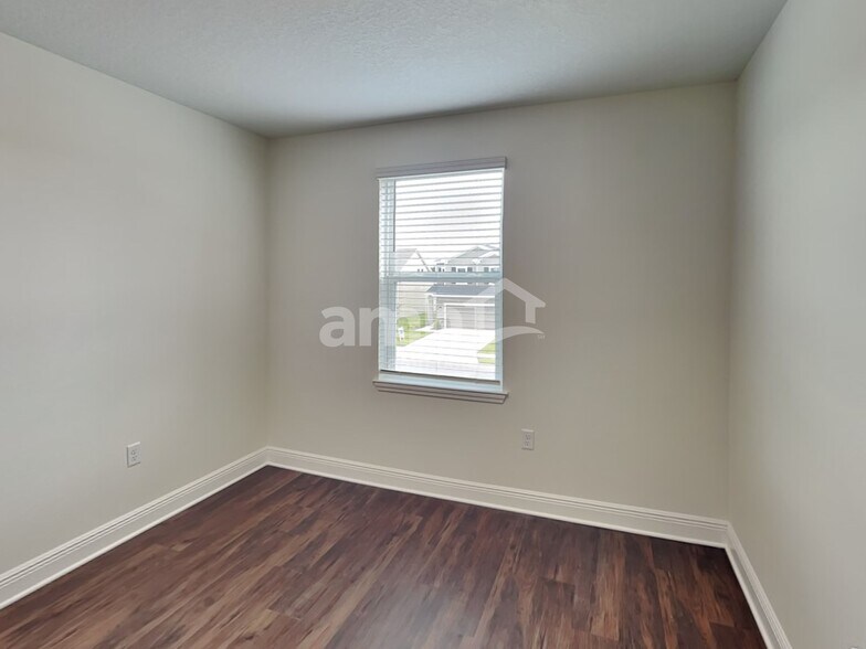 Building Photo - 14531 Cedar Ml Dr