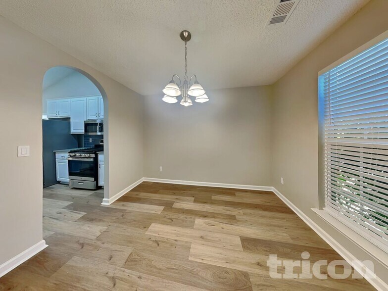 Building Photo - 5769 Village Loop