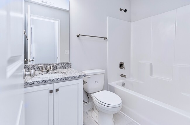 Building Photo - 819 Marple Pl