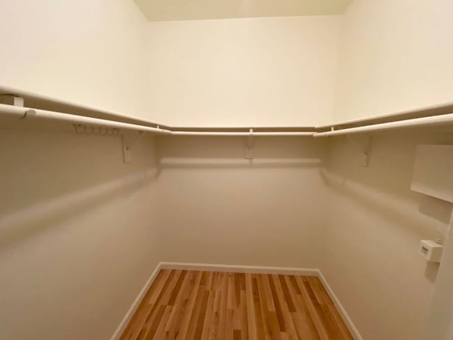 Building Photo - 3400 Cabana Dr