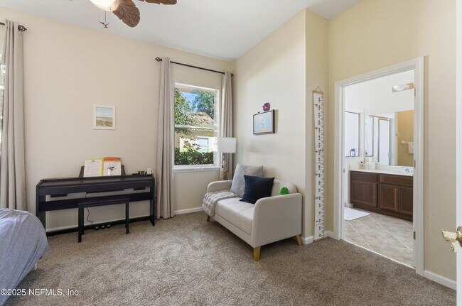 Building Photo - 9 Creek Side Dr