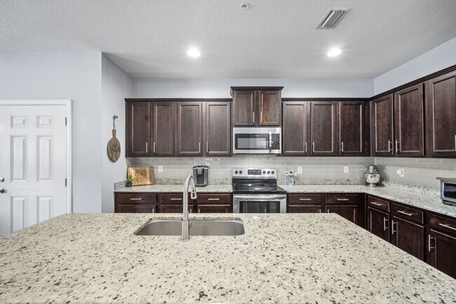 Building Photo - You’ll Fall in Love with This Upgraded Tow...