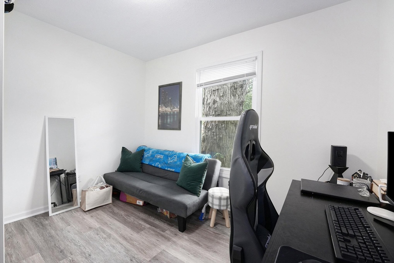 Building Photo - 2115 Oakwood Ave NE