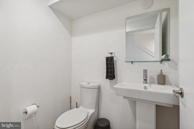 Building Photo - 1119 N Howard St