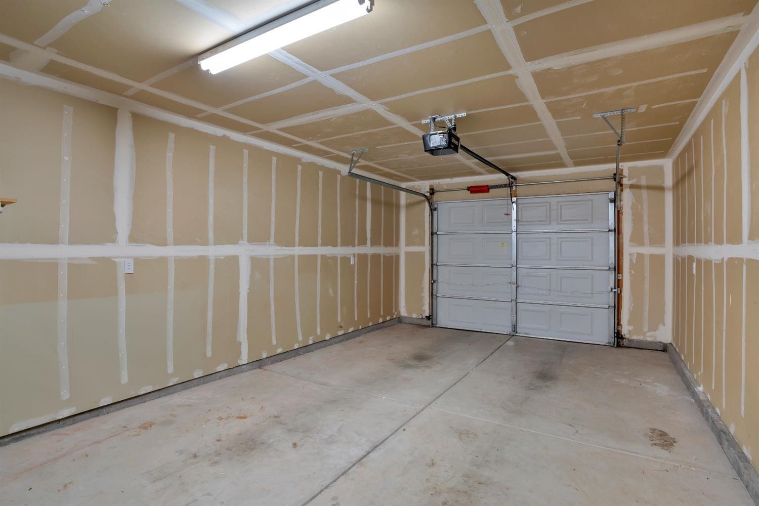The view of the garage from inside the home. - 3038 Courtside Dr