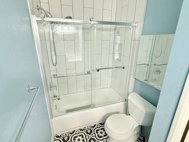 Building Photo - Stylishly 1-Bedroom Condo in Palm Springs ...