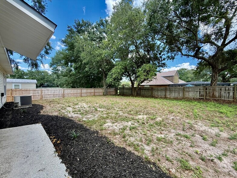 Building Photo - 3042 Tiffany Ln