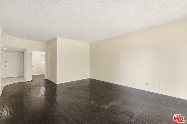 Building Photo - 1818 Pelham Ave